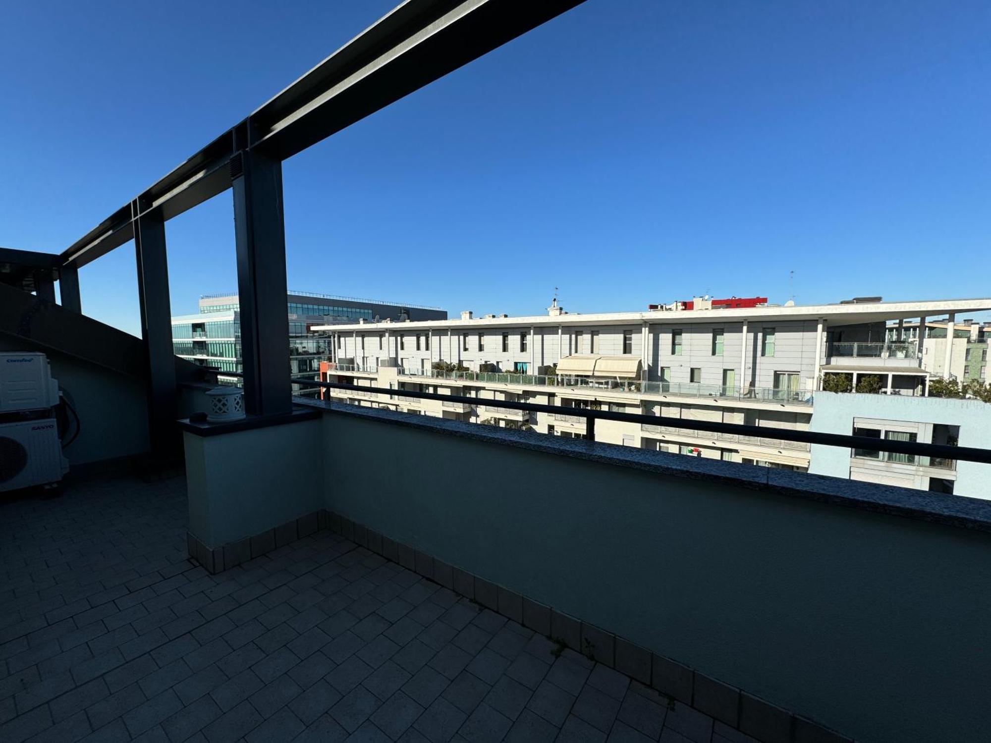 - Attico Con Doppia Terrazza Milano